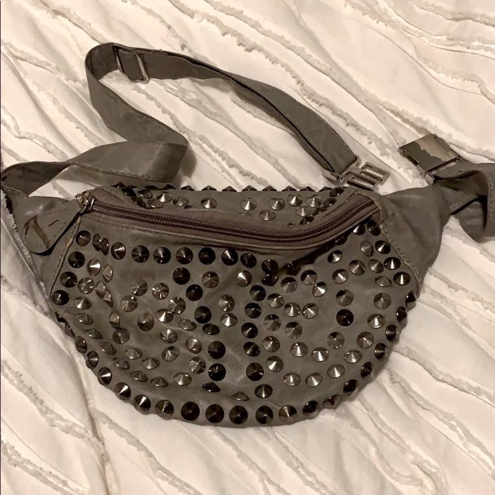 Fanny pack